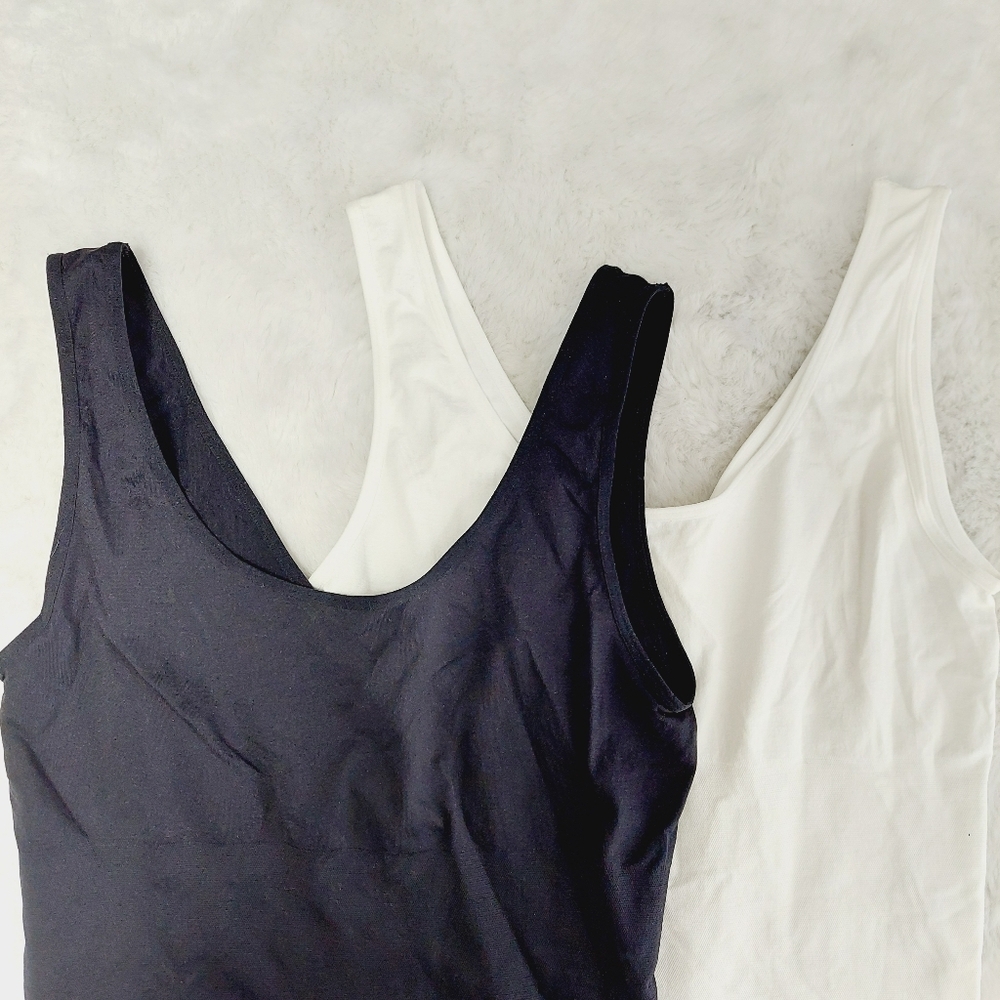 Boutique Pack Of Two White Black Sleeveless Casual Basic Tank Top P1868